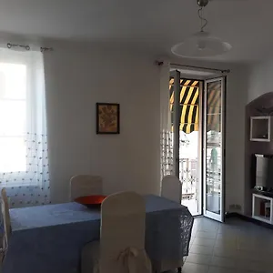 appartamento-il-golfo-dei-poeti-e-5-terre-a-2-passi.hotelitalianriviera.com/